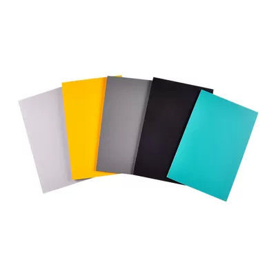 Panneau composite en aluminium PVDF pour façade extérieure.