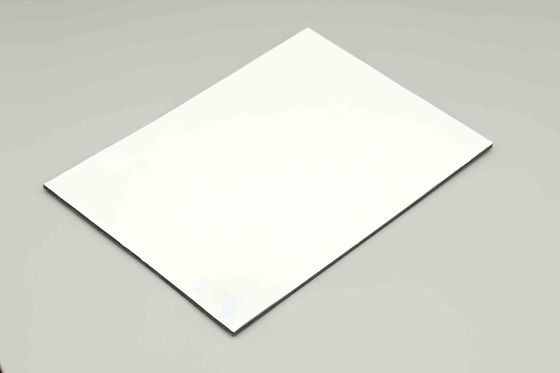 Panneau composite en aluminium blanc de polyéthylène pour la décoration de bâtiments extérieurs 3 mm 1,22*2,44m
