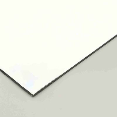 Panneau composite en aluminium revêtu de PE blanc laiteux 2mm-6mm Revêtement mural intérieur Feuille ACP