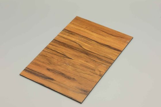 Panneau composite bois-aluminium 1220 X 2440 avec une épaisseur de 3MM, 4MM et surface enduite de PEHD