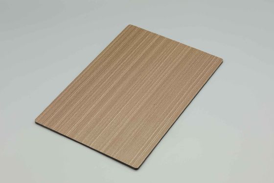 122 X 244 cm PVDF Coat Grain Panneau composite en aluminium en bois résistant aux rayures