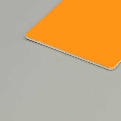 Panneaux composites aluminium ignifuges - Classement au feu A2/B1, anticorrosion et durables | Fournisseur pour façades de bâtiments