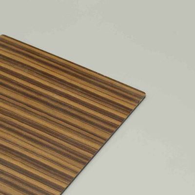 Notre panneau composite en aluminium de grains de bois PVDF de 4 mm (ACP) est conçu pour les façades extérieures des bâtiments, les revêtements de bureaux et l'extérieur