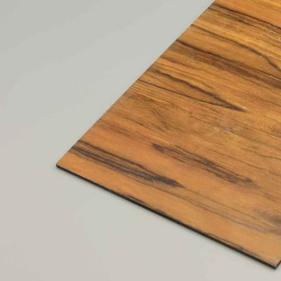4 mm de PVDF composite en aluminium à grains de bois en feuille ACP 1220×2440 mm, revêtement murale