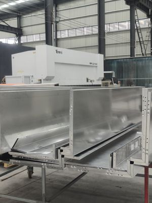 Taille non conventionnelle choix de couleurs Faisceau d'aluminium Fluorocarbone revêtu installation murale extérieure antistatique
