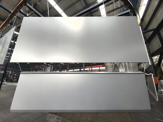 Mur de façade Veneer en aluminium résistant à la corrosion Décor durable Parfait pour les structures modernes