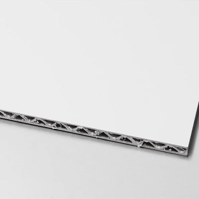 Panneau en aluminium 3D Artisanat architectural Finitions de surface personnalisables Élevez les façades des bâtiments avec des dessins texturés en relief offrant des possibilités esthétiques infinies