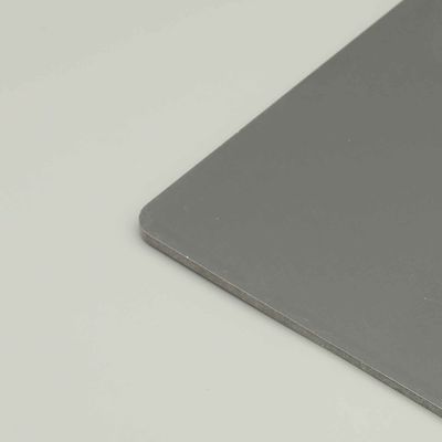 Panneau composite en aluminium PVDF gris pour enseigne extérieure, décoration murale extérieure brillante, espace commercial
