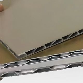 Panneau en aluminium 3D facile à nettoyer pour un attrait esthétique extérieur, rehaussant les projets de construction modernes